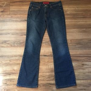 Levi’s 518 Bootcut size 7 medium wash